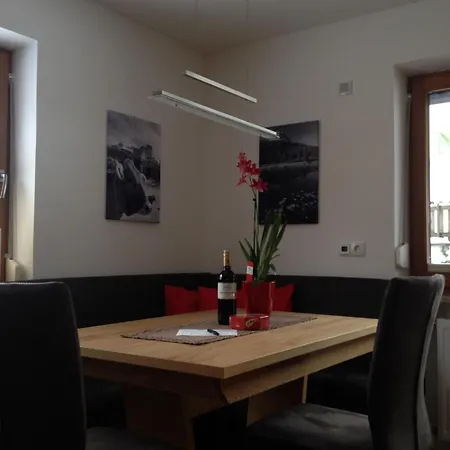 شقة Gemuetliche In Mit Terrasse Und Garten By Interhome ناودرس