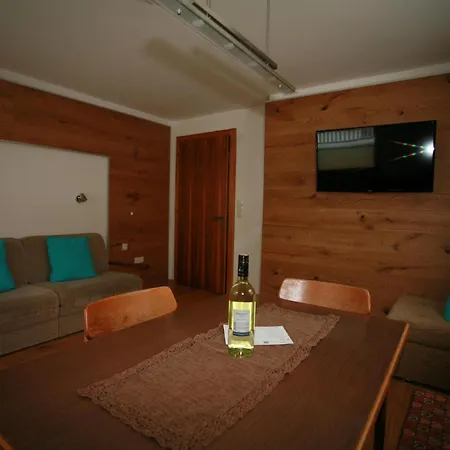 شقة Gemuetliche In Mit Terrasse Und Garten By Interhome ناودرس