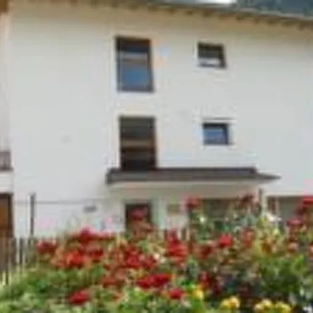 Gemuetliche In Mit Terrasse Und Garten By Interhome شقة