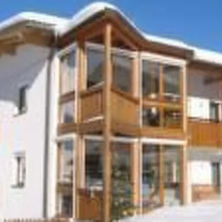 Gemuetliche In Mit Terrasse Und Garten By Interhome ناودرس